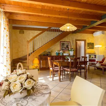 Lucy Bed and Breakfast Μπαρντολίνο