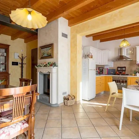 Lucy Bed and Breakfast Μπαρντολίνο