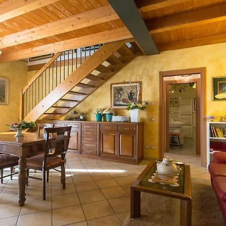 Lucy Bed & Breakfast *