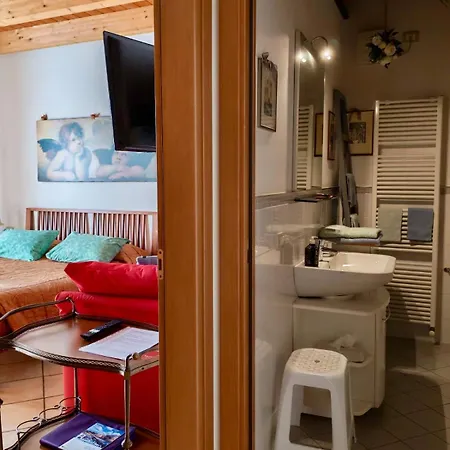 Lucy Bed and Breakfast Μπαρντολίνο
