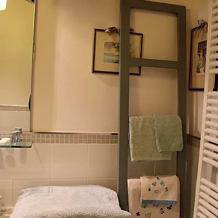 Lucy Bed and Breakfast Μπαρντολίνο