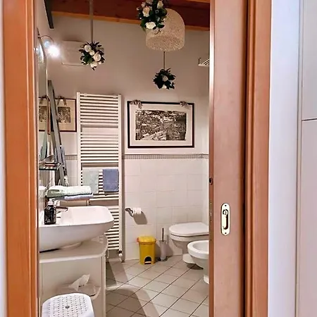 Lucy Bed & Breakfast 3*