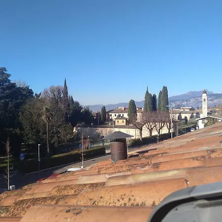 Lucy Μπαρντολίνο