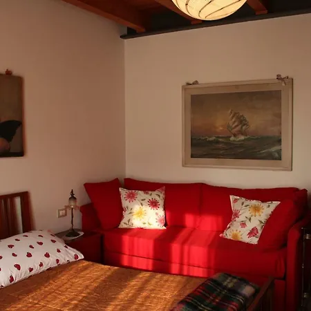 Lucy 4* Μπαρντολίνο