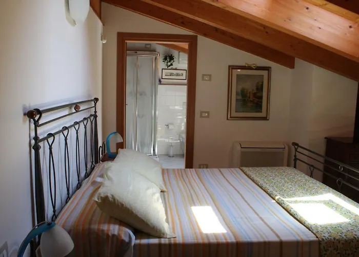 Lucy Bed & Breakfast